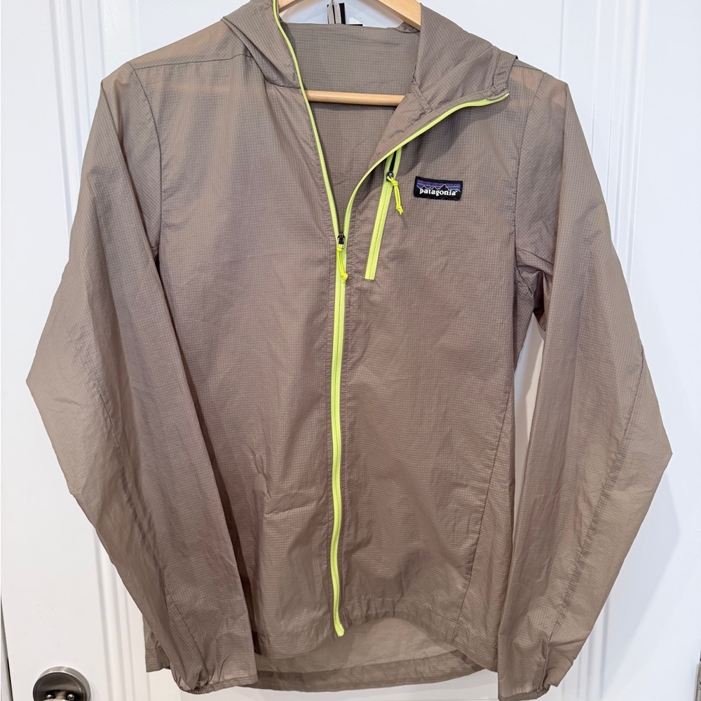 Patagonia Houdini Men's XS Lightweight Hooded Jacket - Taupe with Lime Zip